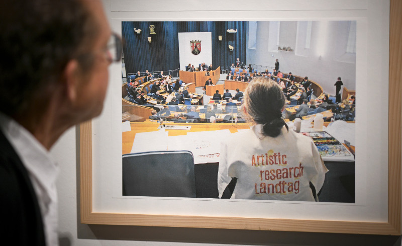 Artistic research Landtag (Kirsten Kötter). Exhibtion: Bewegte Zeiten, Landtag Rheinland-Pfalz,
  Abgeordnetenhaus Mainz, Germany, 04.09.2019 – 10.10.2019, exhibition view, photograph: Landtag Rheinland-Pfalz /
  Andreas Linsenmann